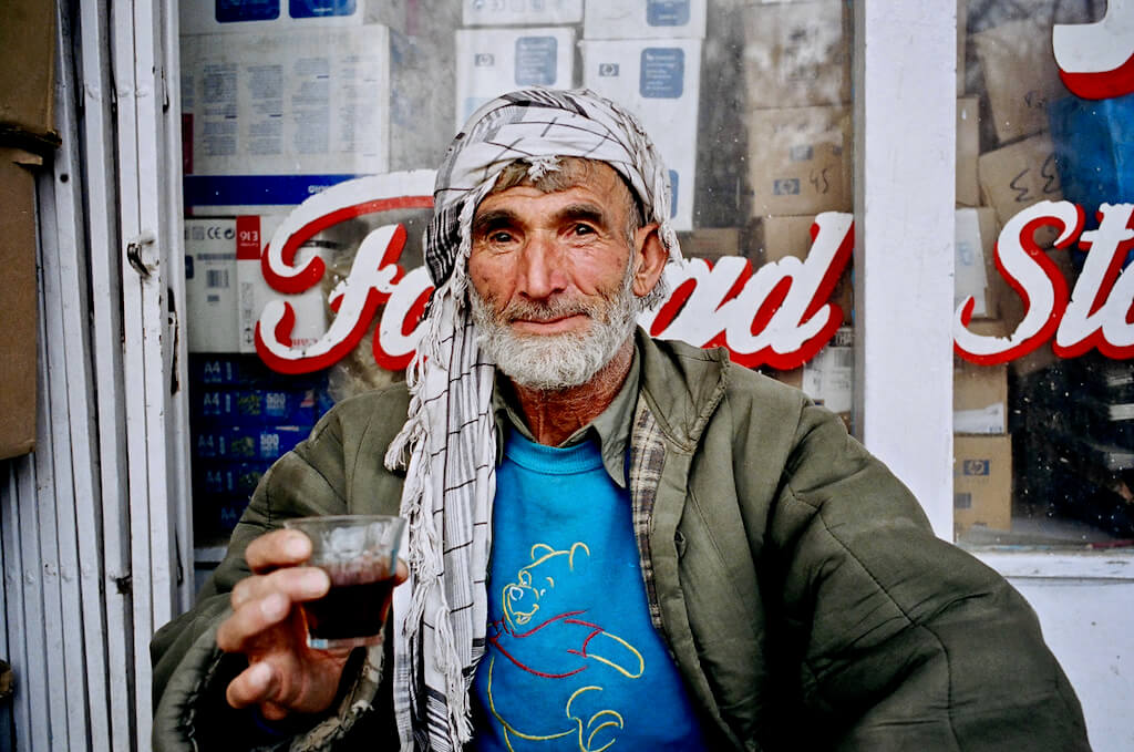 Afghan male elderly chai